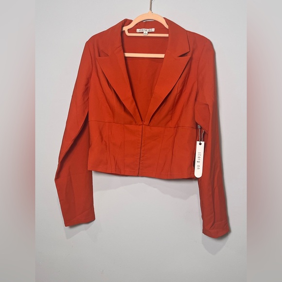 Story on. Sotela Orange Cropped Blazer with Notched Lapels - Picture 3 of 9